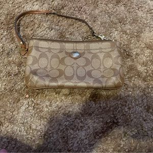 ❗️SOLD❗️Coach Wristlet
